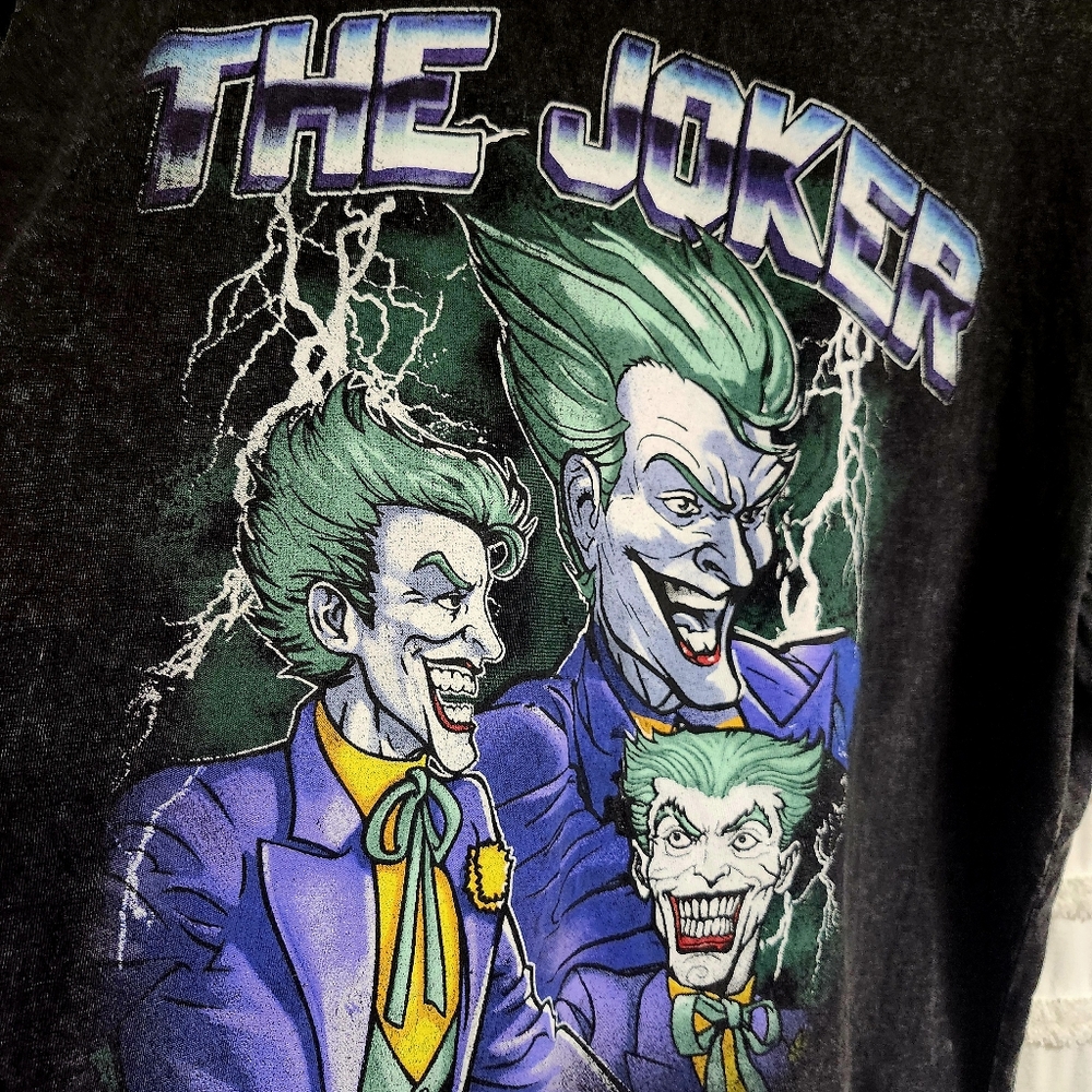 Rare, Vtg, Mint condition, Batman Logo Black Tee by DC, featuring The Joker.